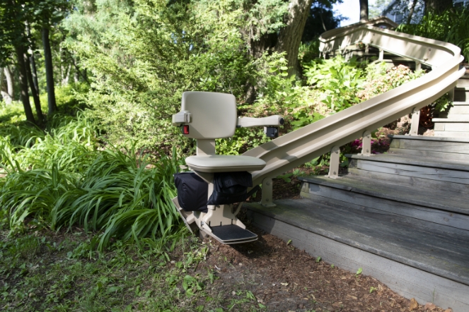 bruno-elite-curved-outdoor-stair-lift